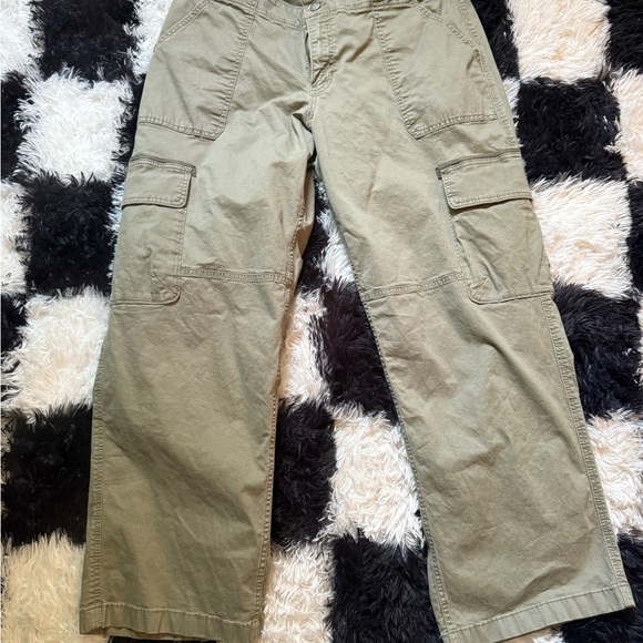 Women’s Olive Cargo Pants - Picture 1 of 4